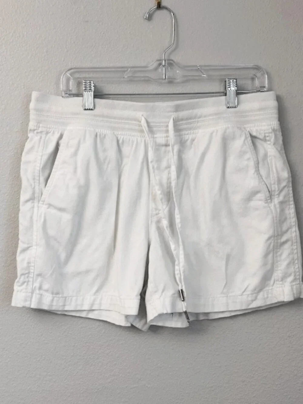 Women's Orvis Classic Collection White Drawstring Pull-On Shorts - Size Medium - Picture 8 of 13